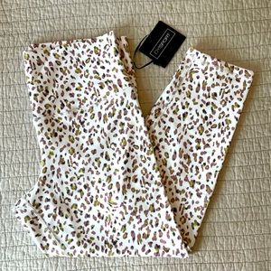 NWT! DYI crops in HTF - 1X leopard!